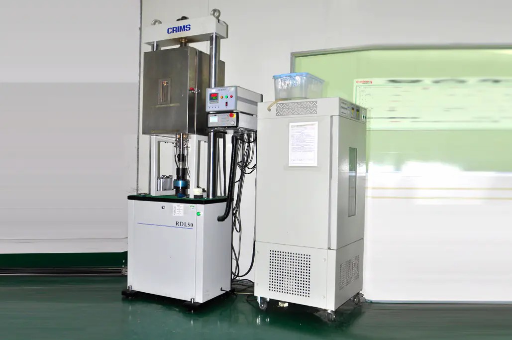 13化學(xué)實(shí)驗(yàn)室 page-1-1